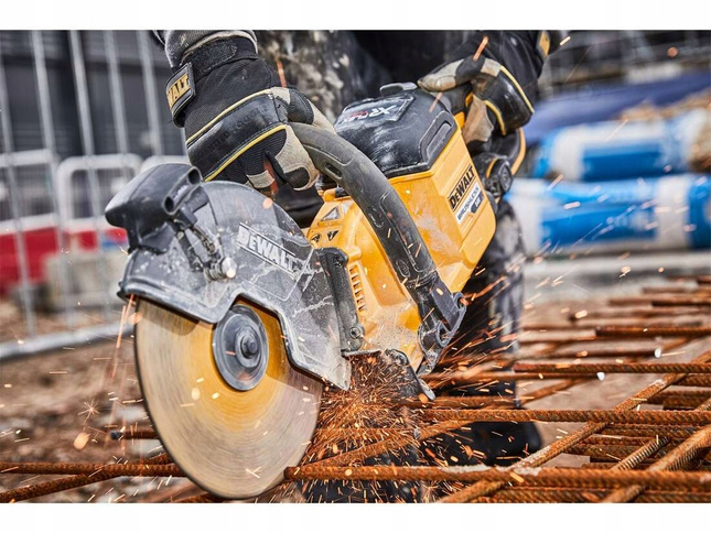 Zestaw Przecinarka tarczowa DEWALT do betonu stali 230mm 2x9Ah DCS691X2