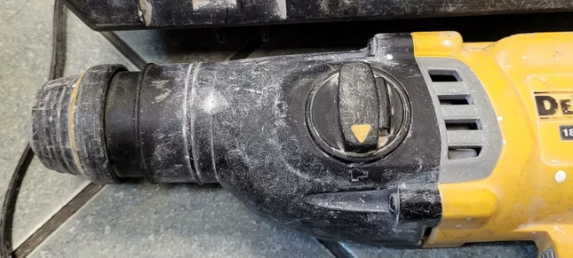 DEWALT DCH263N-XJ Młotowiertarka 18V XR 3 Mode Bar