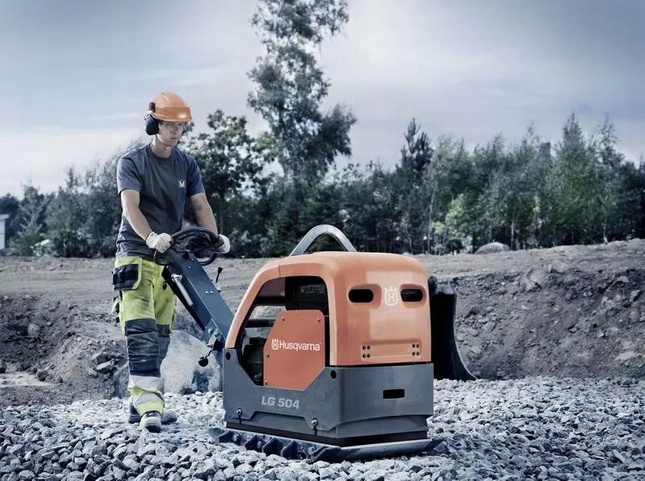 Zagęszczarka rewersyjna LG 504 Husqvarna