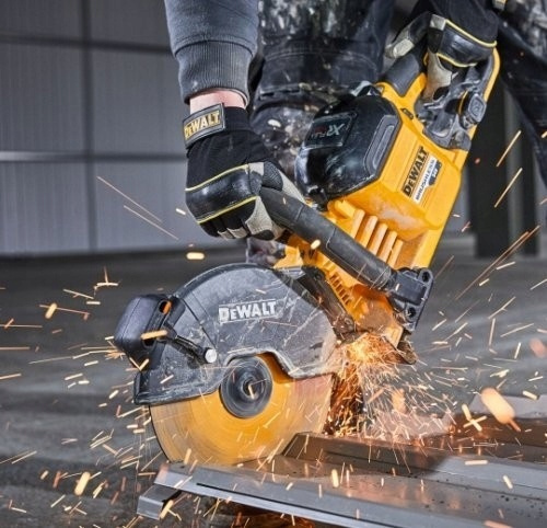 Zestaw Przecinarka tarczowa DEWALT do betonu stali 230mm 2x9Ah DCS691X2
