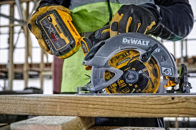 DEWALT DCS578NT-XJ Piła tarczowa  190mm
