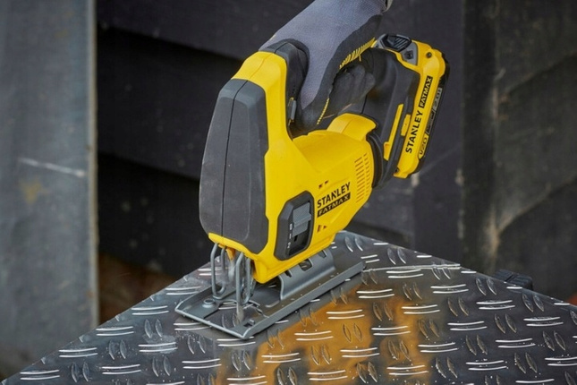 Wyrzynarka Stanley SFMCS600B-XJ Fatmax body