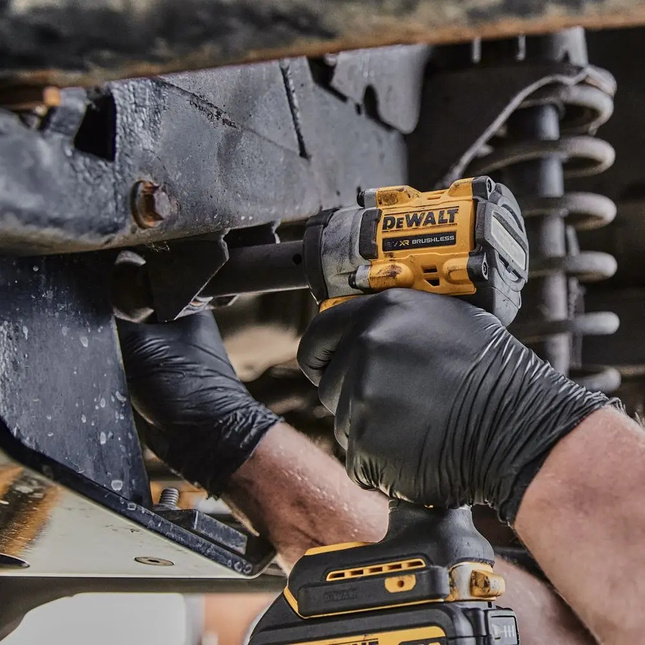 Zestaw Klucz udarowy 1/2" DeWalt 406Nm 18V XR DCF922P2T 2x5 Ah TSTAK