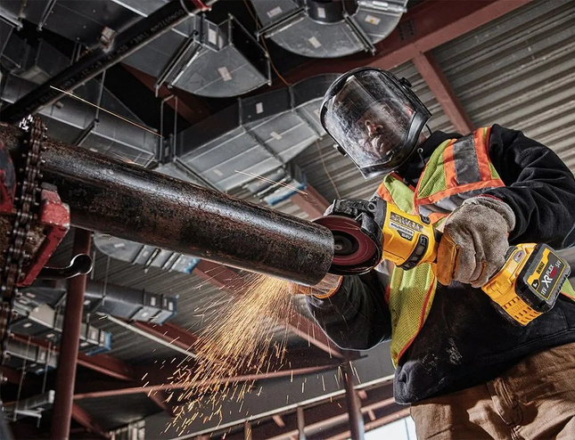 Akumulatorowa Szlifierka kątowa ZESTAW DeWalt 125mm 2300W 2x5Ah DCG418T2