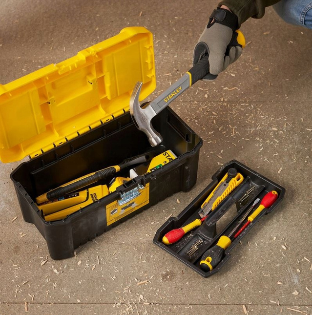 Skrzynka narzędziowa Stanley STST75785-1 ESSENTIAL 16" z metalową klamrą