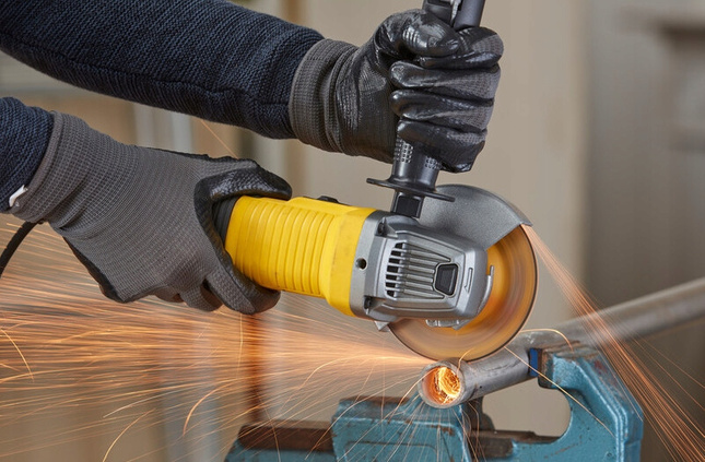 Szlifierka kątowa 125mm STANLEY FATMAX FMEG220-QS zasilanie elektryczne